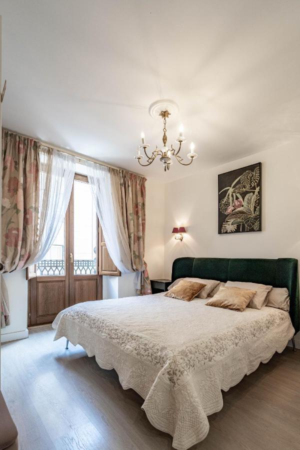 Апартаменти Central Luxury Flat With Free Parking Валенсія Екстер'єр фото